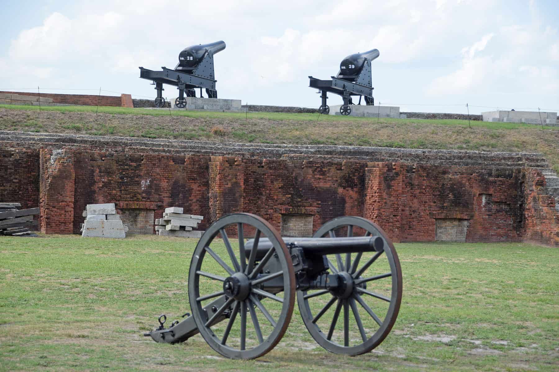 Fort_Clinch,_Florida,_U.S._-_Cannons